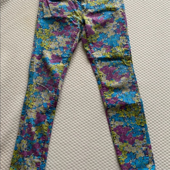 Aeropostale Denim - Floral print Aeropostale skinny jeans size 3/4